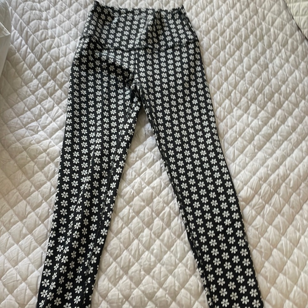 levi’s size small flower printed leggings